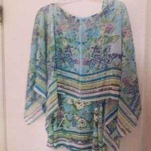 Woman's 2 piece tee with pullover shaw